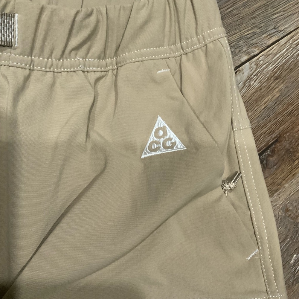 New Nike ACG Smith Summit Cargo Pants Khaki FN0428 247 Men's Size M - Picture 2 of 14